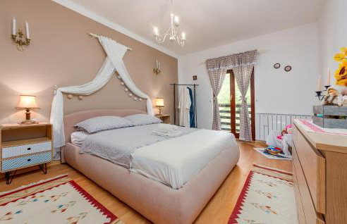 Nice Home In Udbina With House A Panoramic View - Photo 27