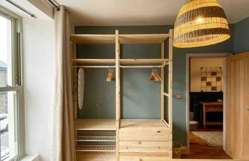 Stylish & Spacious Town Centre Duplex Apartment - Photo 18