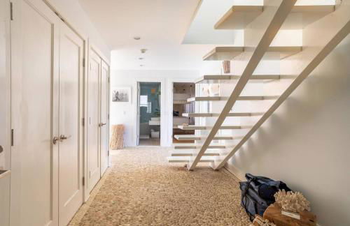 Surfside Villa by Rove Travel - Oceanfront Home with Hot Tub - Foto 40