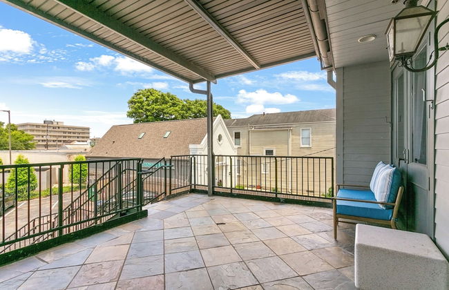 The Irish House - Photo 1