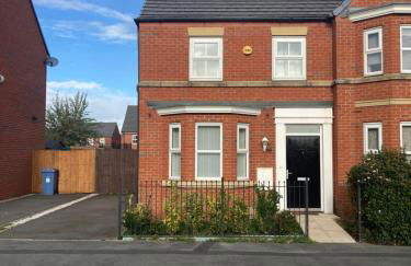 Cheerful Home FOR FOOTBALL, DOCKS AND CITY CENTRE - Foto 13