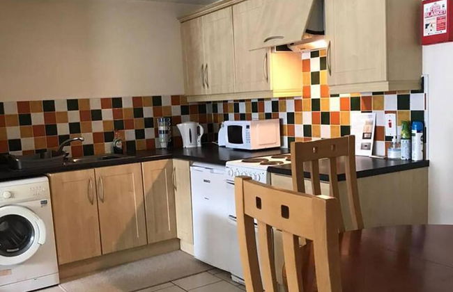 Central 2 Bed Apartment Above Great Derry Pub - Foto 3