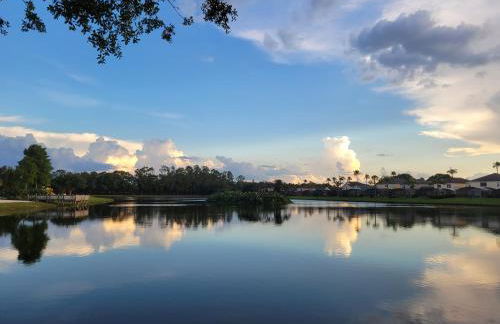 Fully Renovated, Quiet, Spacious Disney Themed Pool Home with Office - Foto 35