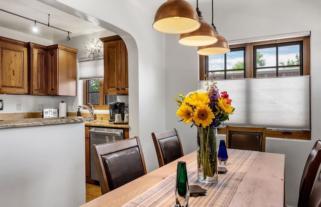 Casa O'keeffe - Five-minute Walk to The Plaza, Quiet Neighborhood, Comfort and Convenience - Foto 7