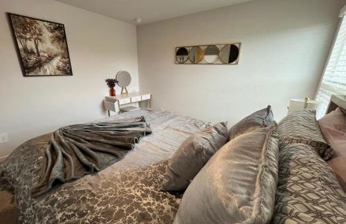 New 4BR Walk to Community Pool & Playground - Foto 22