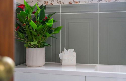 Charming 2 Bed Property - Photo 19