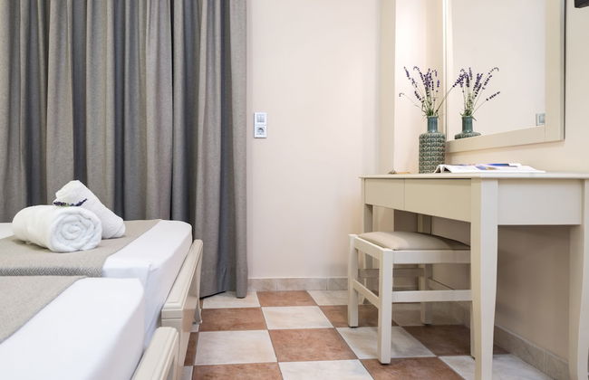 Ilios Hotel - Photo 3