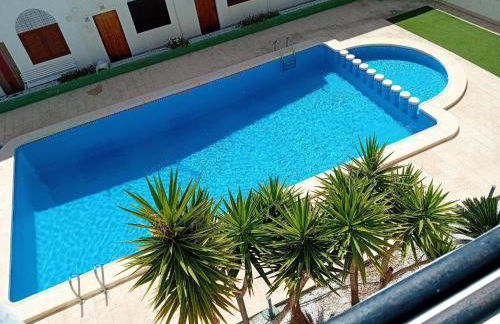 Studio with pool and sunrise view at 10 min beach walk - Foto 1