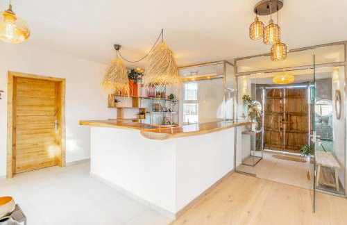 Boutique Beach Villa by Lanzarote Retreats - Private Pool - 1 min walk to Sea Pool - Photo 62
