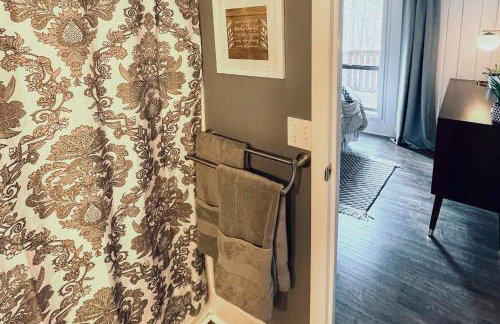 Designer Retreat with Pool, Golf and Beach Access! - Foto 13