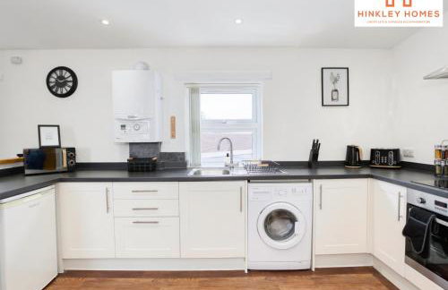 City Centre - Free Parking - HPC transport links - By Hinkley Homes Short Lets & Serviced Accommodation - Foto 3