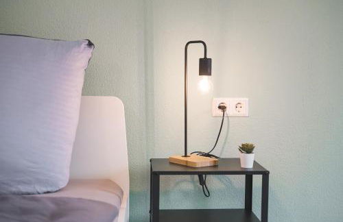 Moderne Monteurwohnungen in Nürtingen Zentrum Kitchen, Wifi, Smart TV - Photo 37