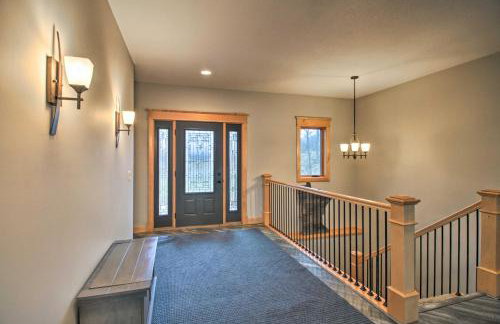 Dock, Hot Tub and Game Room Luxe Lake Latoka Home - Foto 16