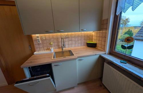 Wohnung am Wald in ruhiger Siedlung Panoramafenster zum höchsten Kunstwerk der Welt 5 Min zur Autobahn oder Zentrum - Foto 10