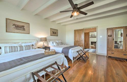 Peaceful Schulenburg Farmhouse with Fire Pit and Games - Foto 11