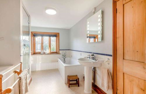 2 Bed in Weybourne oc-2372 - Photo 7