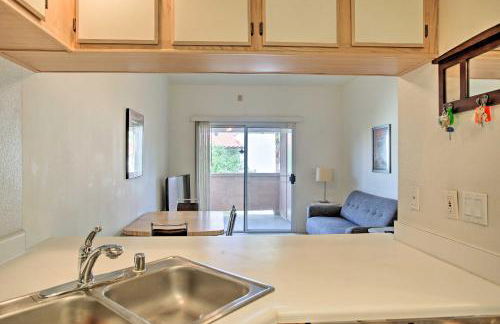 1 Mi to Dtwn Cathedral City Condo with Balcony - Foto 12