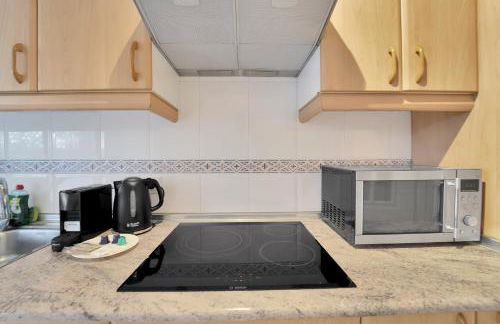 Apartamento con enorme terraza en complejo con piscina en Nueva Andalucía - Lorcrimar - Foto 23