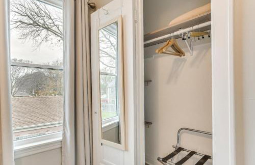 Family Apartment with Deck and Yard Near Northwestern - Foto 24