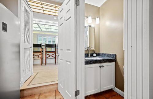 Hobbs Mill Ski Lodge Theater Games Dogs OK - Photo 52