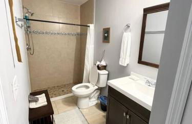 Debbie's 3-Bedroom Apartment in a duplex - Foto 31