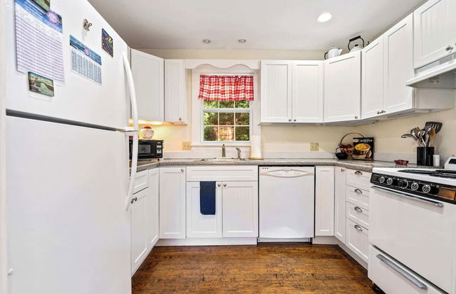 Nanas Hideaway 2 BDR Charmer! - Photo 12