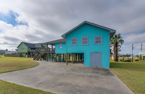 Steps to Sea! Crystal Beach Home with Furnished Deck - Foto 24