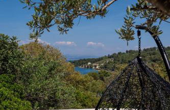 Uniquely designed Villa Ivana with outdoor Jacuzzi nearby the pebble Banje beach at the Island of Solta - Photo 5