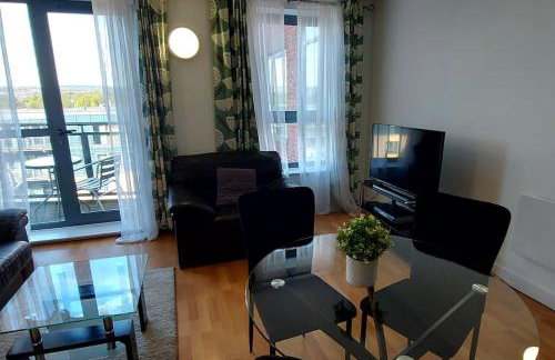 Stylish Apartment in Great City Location, Parking Possible - West One - Photo 10