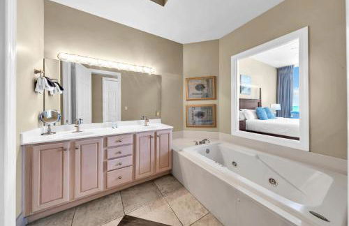 Beautiful Spacious Penthouse 2 Story Beach Front Condo Sleeps 12! - Foto 21