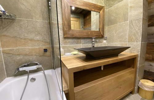 Appartement de Charme avec Cheminée à Praz sur Arly - 2 Chambres, Balcon, Proche Ski et Centre - FR-1-603-80 - Foto 16