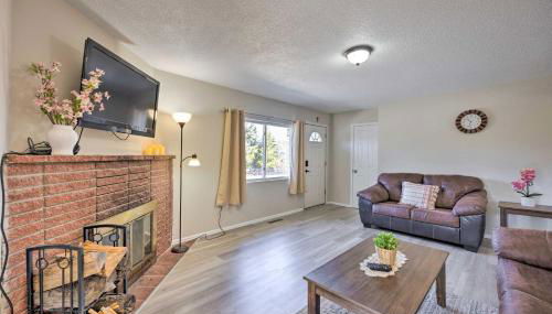 Hike, Bike and Fish Gem with Hot Tub in Woodland Park - Foto 5