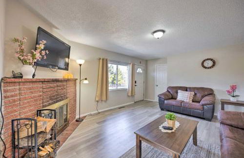 Hike, Bike and Fish Gem with Hot Tub in Woodland Park - Foto 5