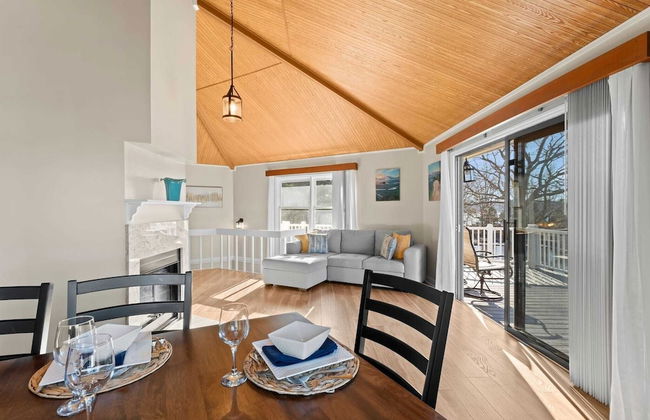 Pleasant Cove Waterfront Getaway With Fire Pit, Deck, and Lake Views - Foto 20