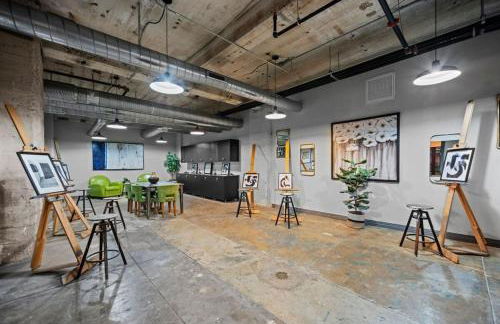 Luxury Downtown Dallas Retreat with Parking, Pool, Gym - Foto 68