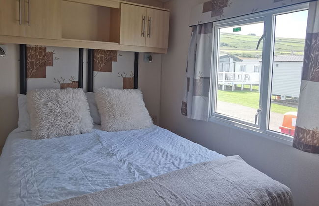 Snowdonia Holiday Sea Beach and Mountains View - Photo 2