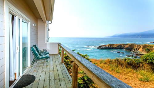 Cozy Oceanview! by OceanviewHotTubs Oceanfront! Shelter Cove, CA Tesla EV station - Foto 4