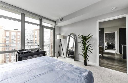 Stylish 2BR Retreat Gym Parkng and Scenic Rooftop - Foto 8