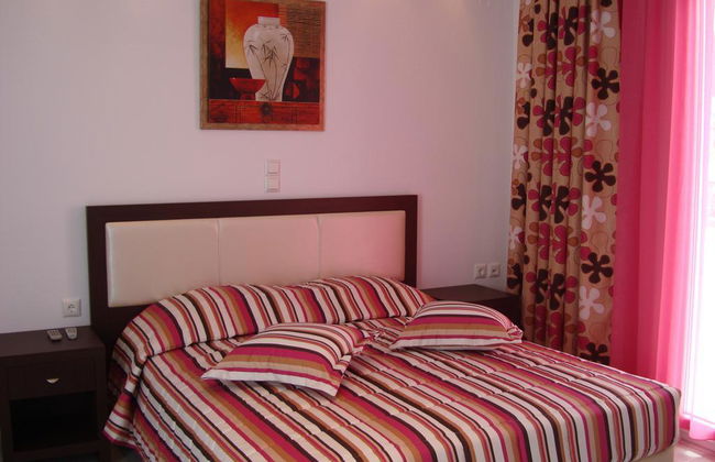 Elena Studios & Suites - Foto 16