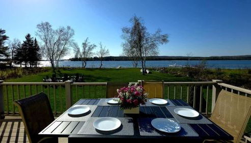 Summerside Cape on Crooked Lake ---Waterfront-Sunsets-Sleeps 12 - Foto 2