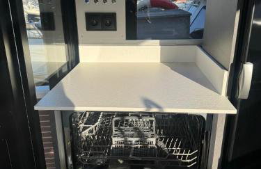 Yacht als Wohnung zu vermieten Hausboot direkt Tempelhofer Hafen - Foto 12