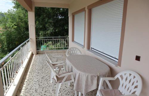 Angela House - Photo 28