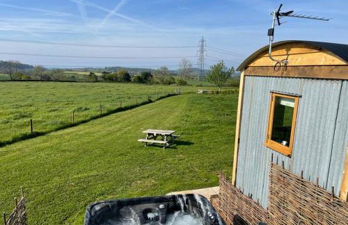 Honey Bee - Comfortable luxury shepherds hut with hot tub - Foto 4