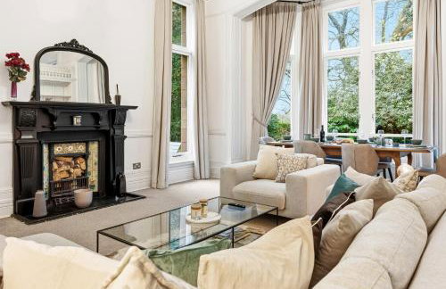 Luxe Victorian Spacious Home Sefton Park with Parking - Foto 35