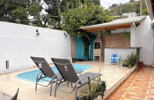 Casa aconchegante com piscina em São Sebastião - Foto 1