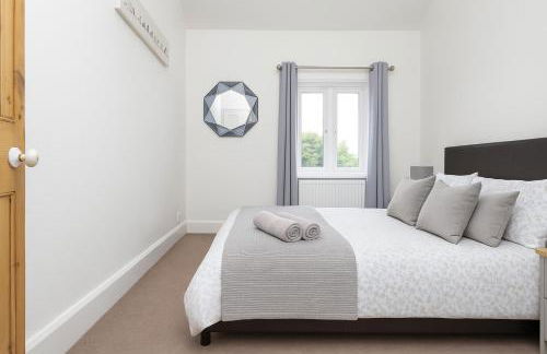 Calder Row by Alt-Stay Contractor Accommodation - 3 Bed Canal Side Contractor Home With Parking, Wi-Fi & Full Kitchen - Ideal For Long stays - Foto 12