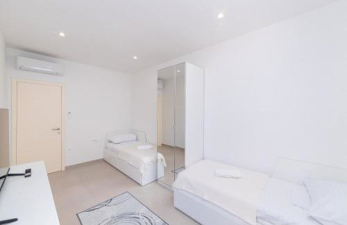 Familiy Villa Navis with heated pool - Photo 100