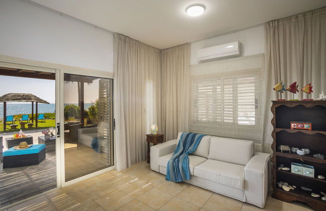 Meneou Beachfront Villa 5 - Foto 13