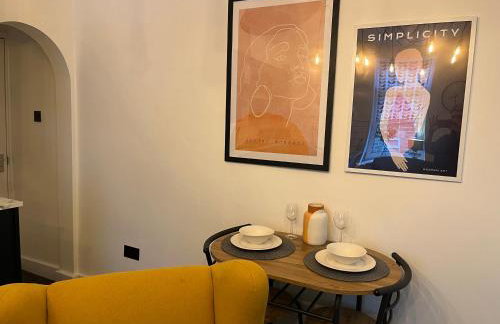 Modern & retro two bedroom apartment in Barnsley - Foto 6