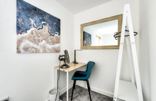 2-Bedroom Holiday Home With Private Garden & Parking - Foto 15